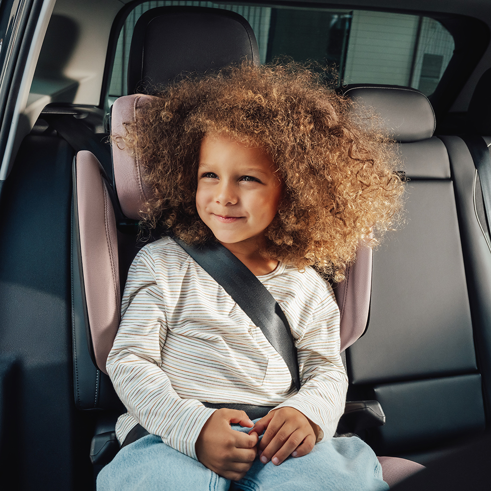 Britax-Romer Kidfix m wysokie oparcie - ochrona dziecka